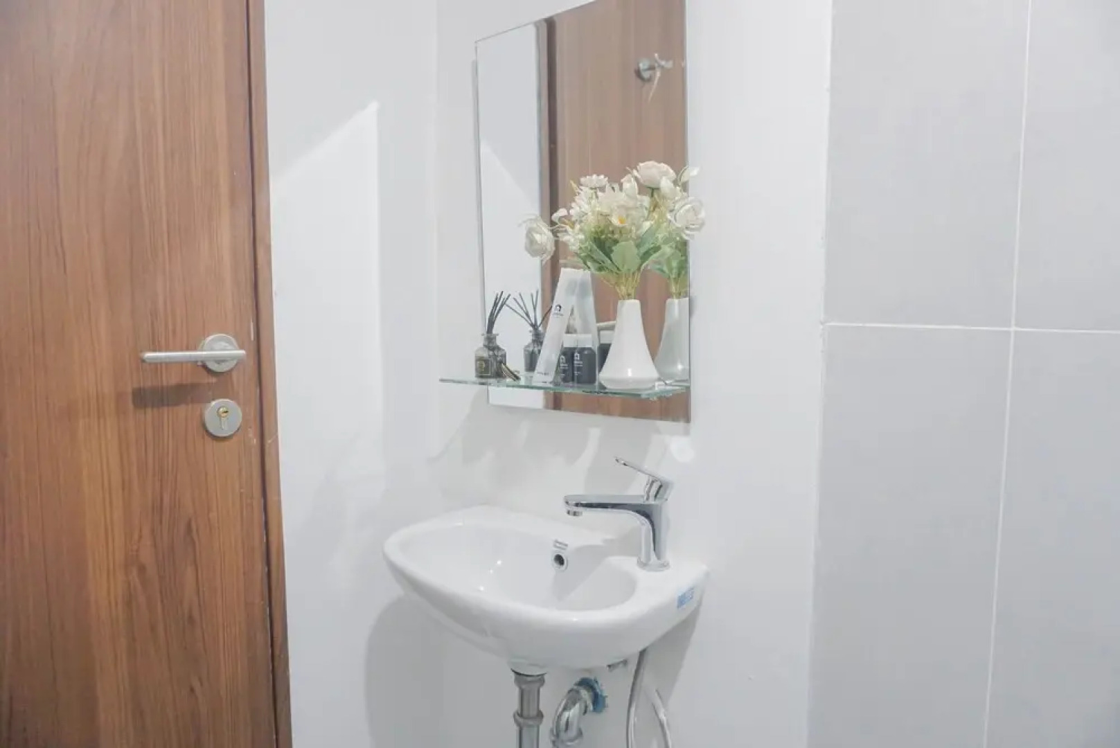 Homey Living and Well Designed Studio Room at Royal Sentul Park Apartment