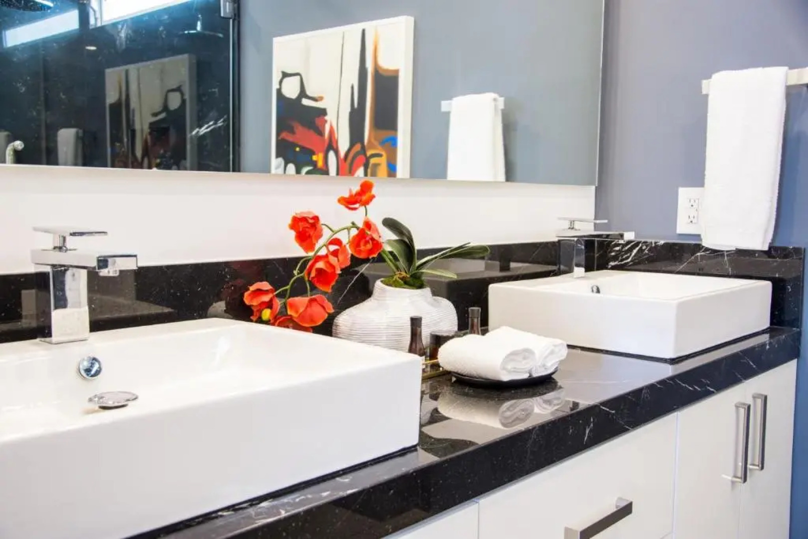 Real View Towers E208 by Casago