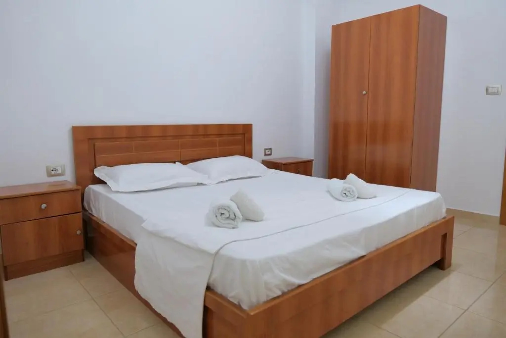 Aleksander Apartments