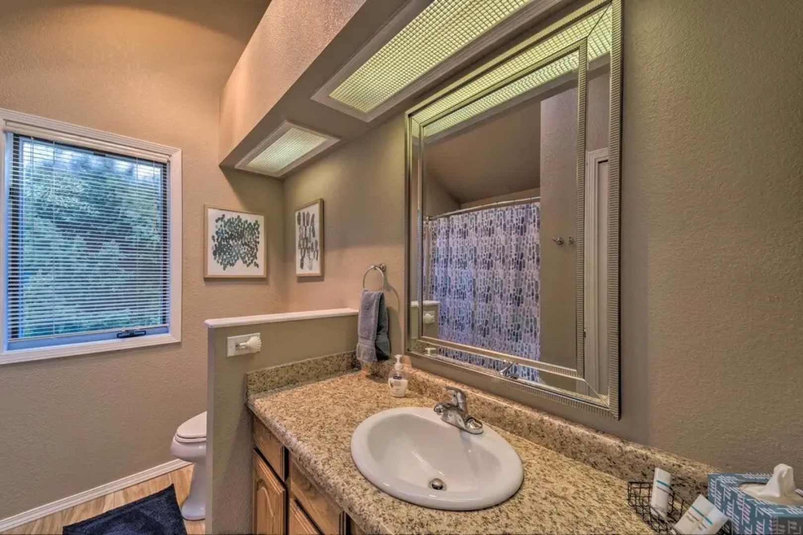 Cloudcroft Townhome w/ Deck - 1 Mi to Burro Ave!