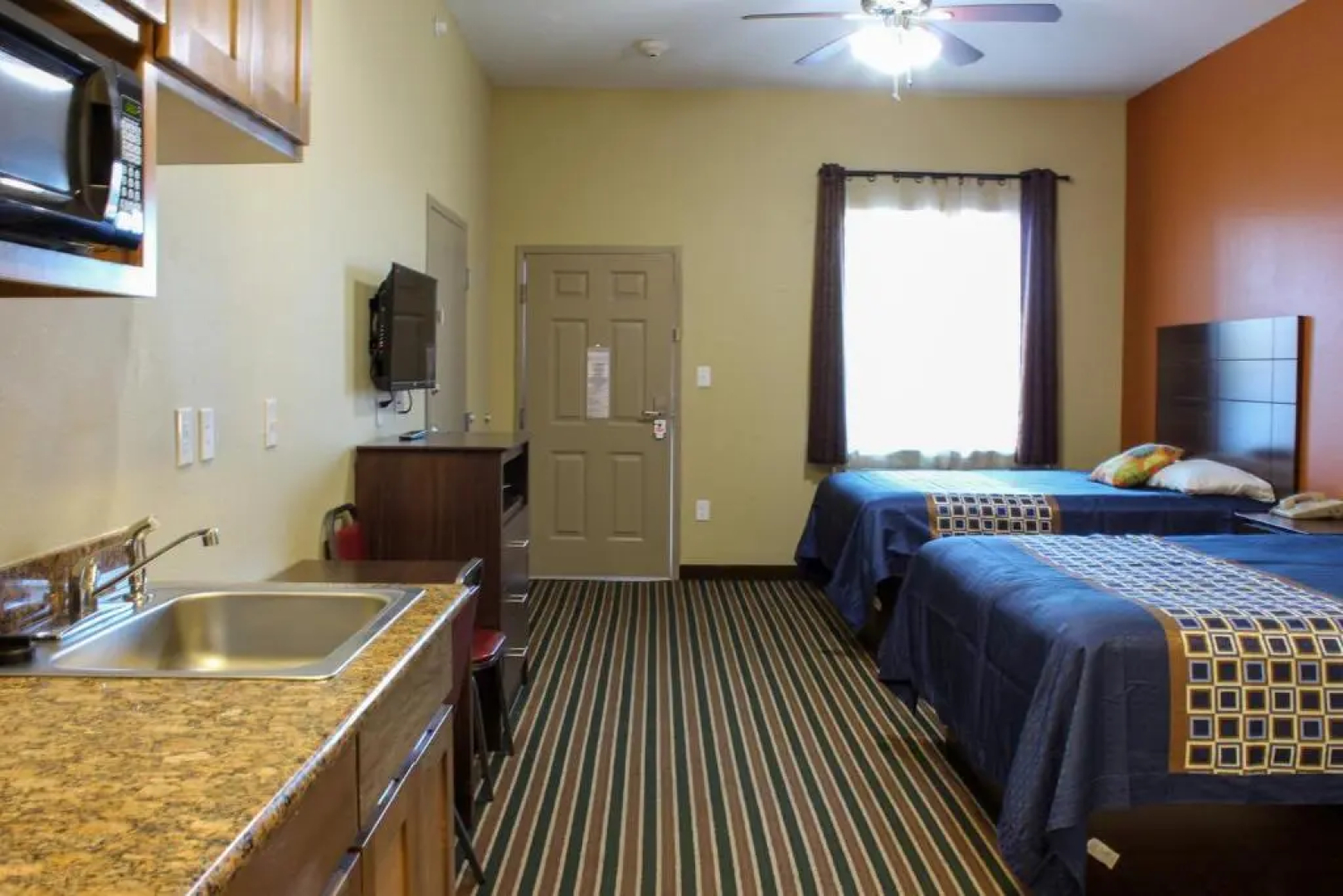 Texas Bungalows Hotel & Hotel Que at Lakeline Austin Cedar Park