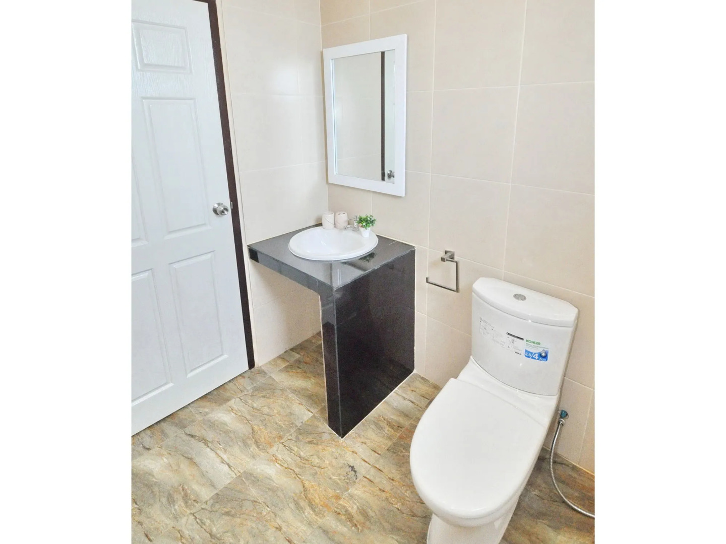 Side Walk Boutique Hotel