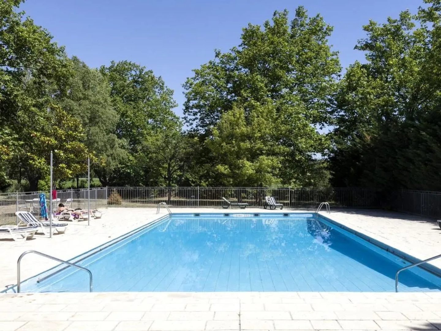 Logis Hostellerie Domaine De La Reynaude