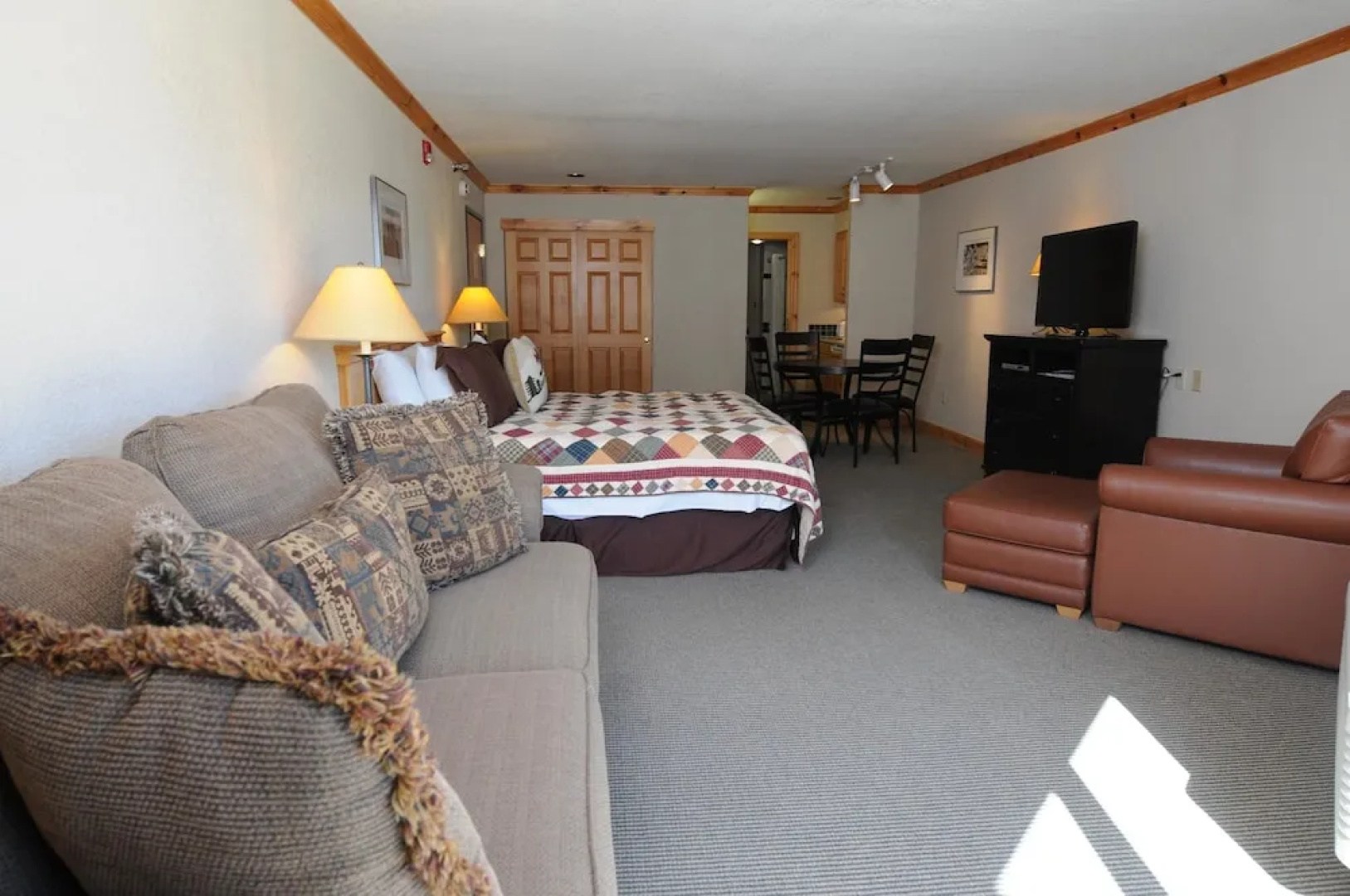 Schweitzer Mountain Resort Selkirk Lodge