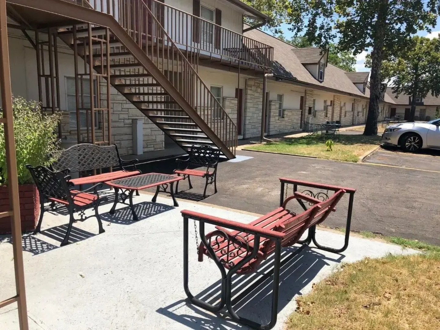 Azure Hills Inn & Suites