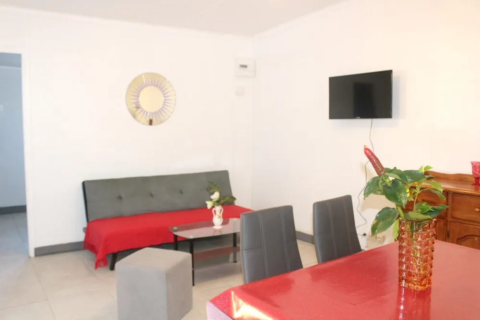 House with One Bedroom in Petite Île, with Wonderful Sea View, Furnished Garden And Wifi - 2 Km From the Beach
