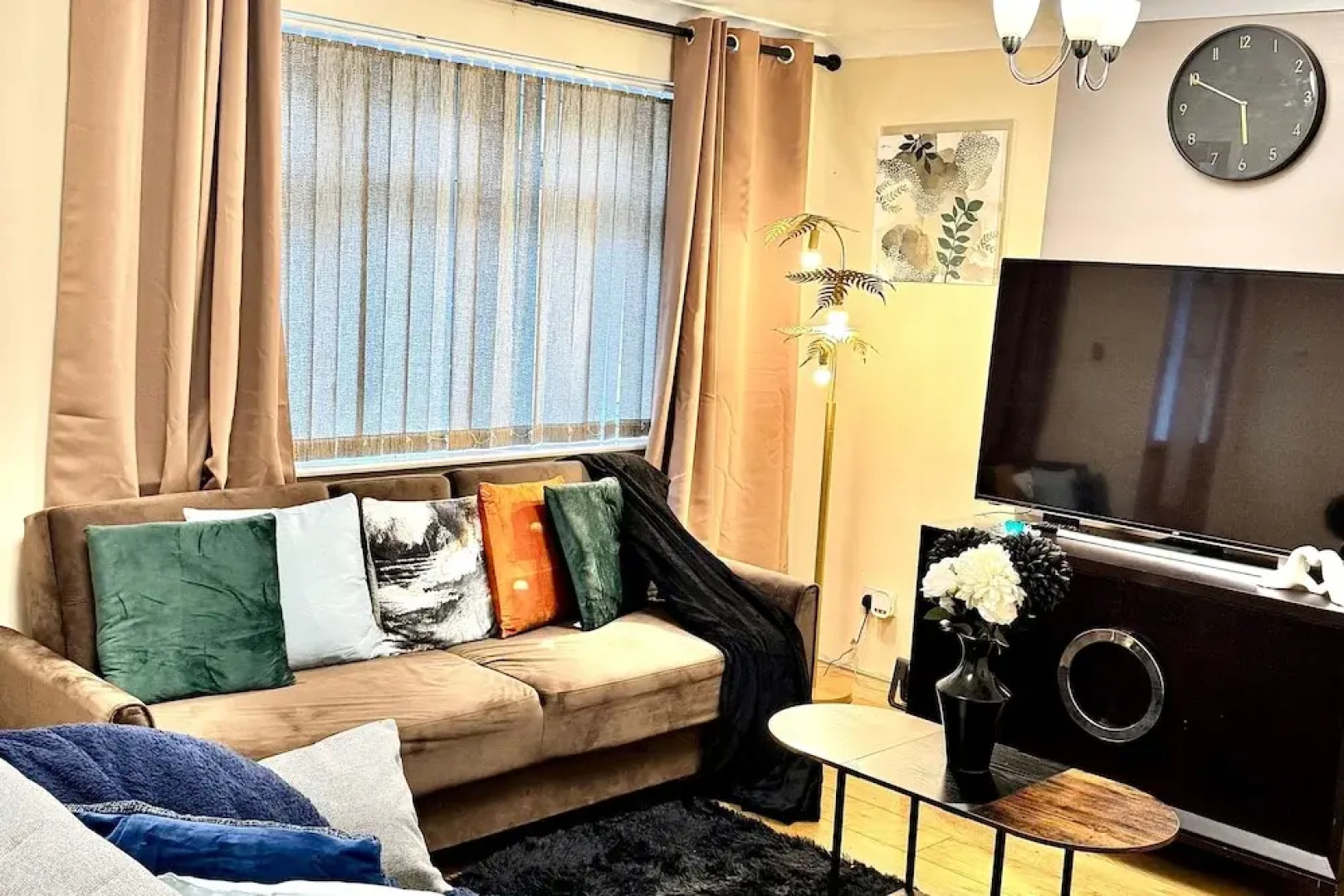 Elegant 3Br w/ Free Parking, Garden, Pet Friendly