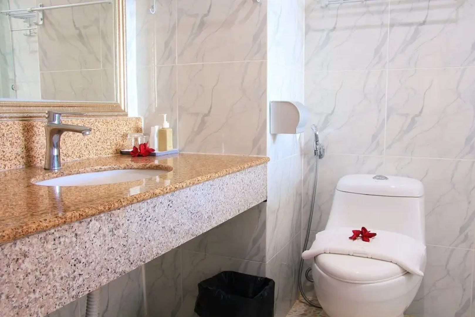 Dragon Beach Resort Jomtien Pattaya