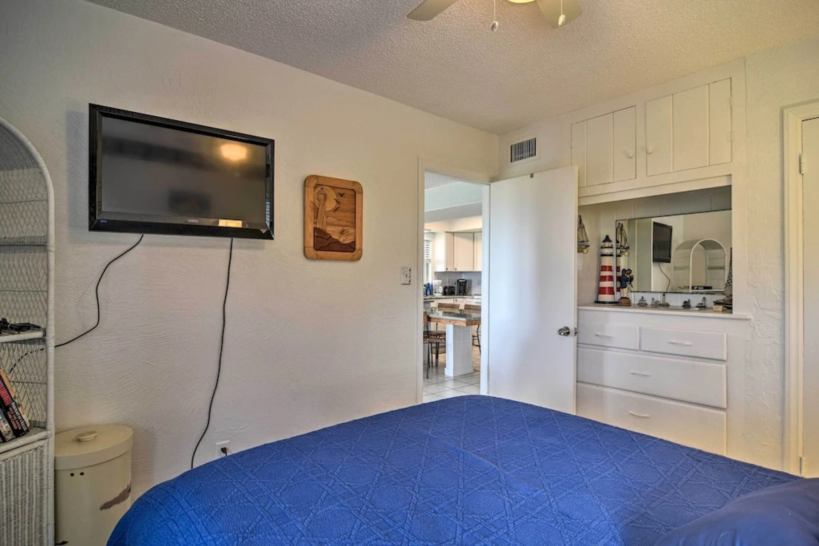 Breezy & Beachy Belleair Condo: 12 Steps to Shore!