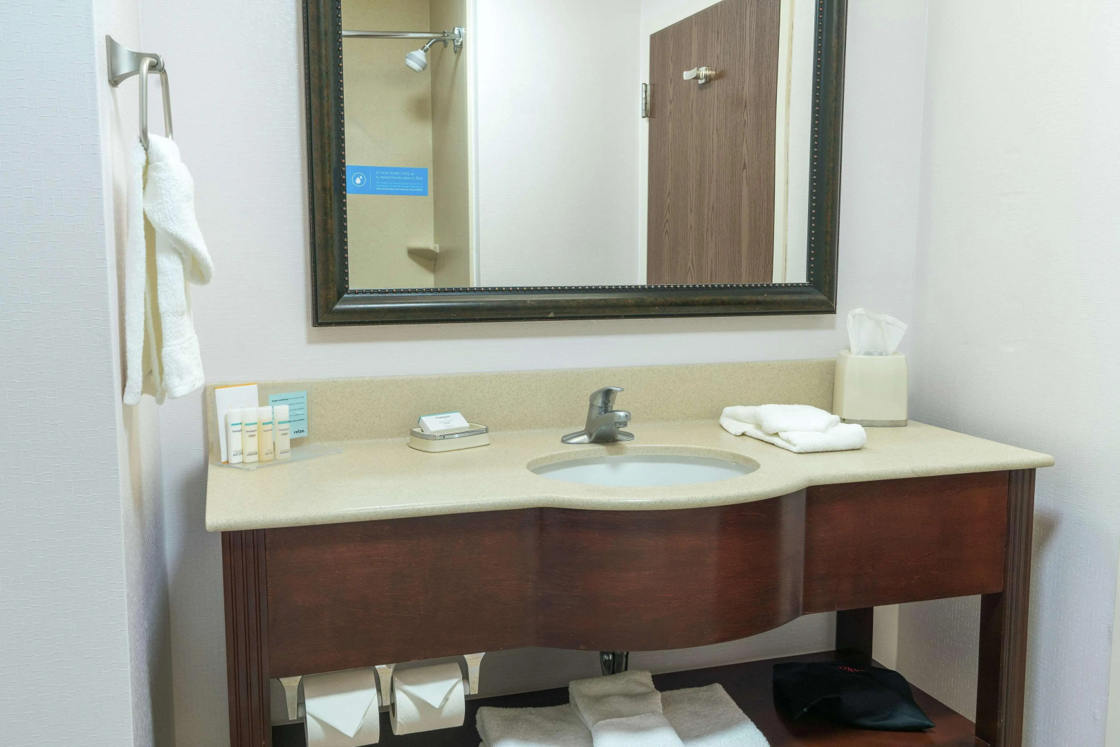 Отель Hampton Inn & Suites Lake City