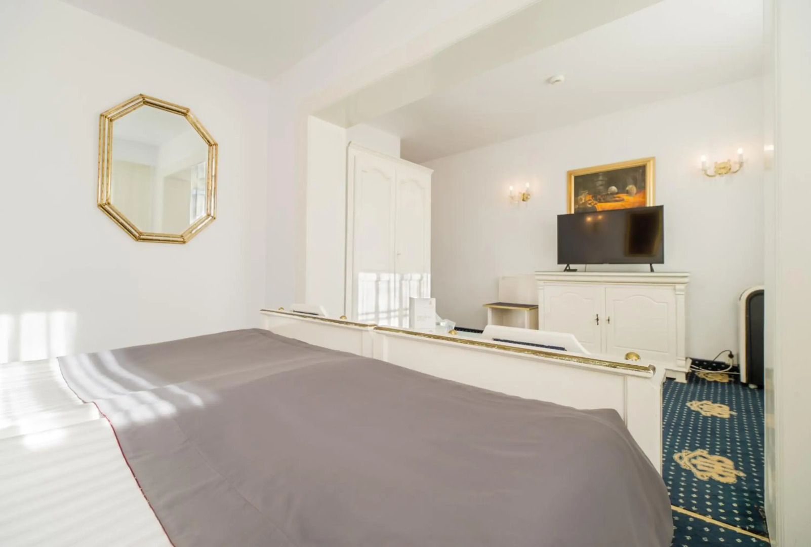 Hotel Imparatul Romanilor