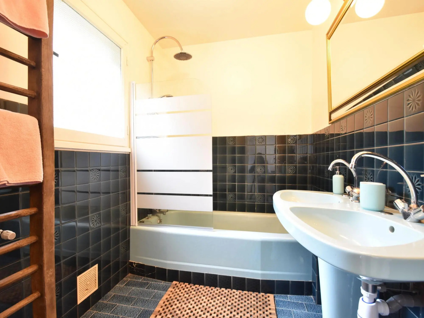 Enjoy the Peace and Nature in This Gite With a Pleasant Garden and Great Views