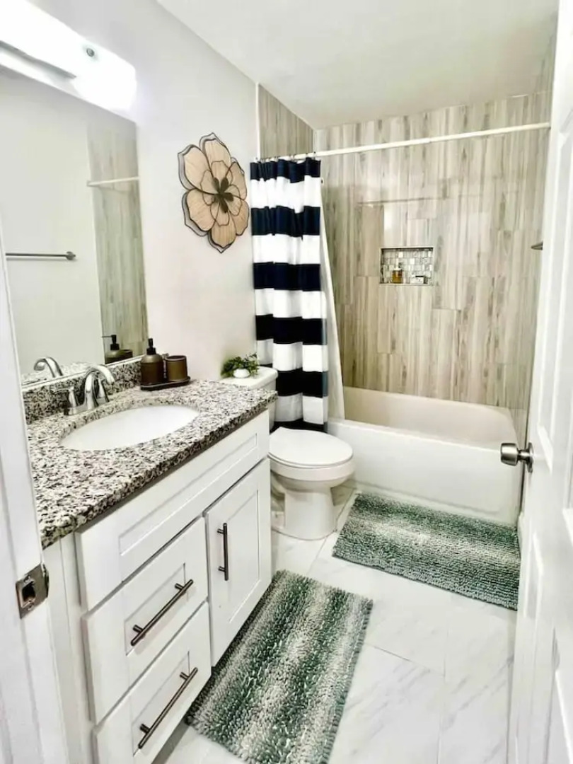 Quiet Spacious Home Close to Clearwater Beaches