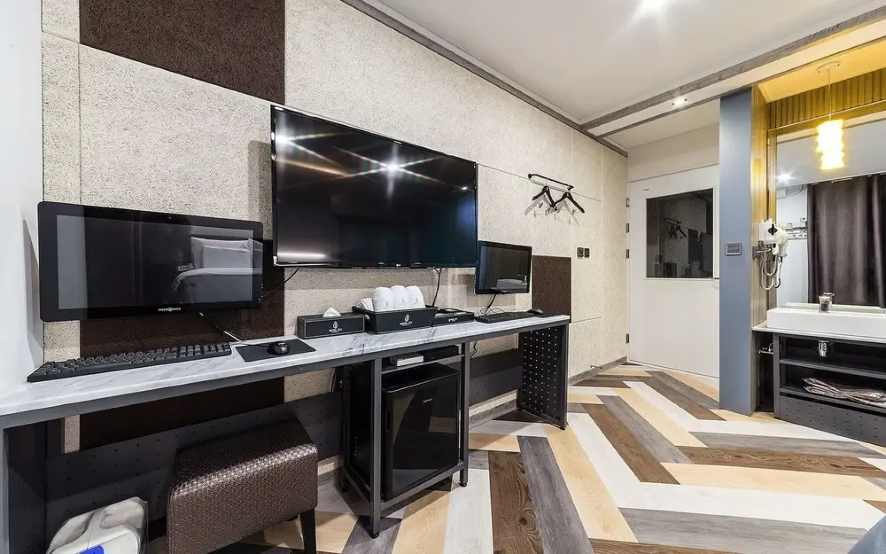 Ansan Hotel 727