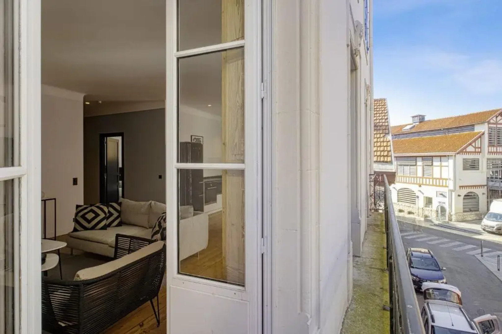 Design Arty Apartment In The Heart Of Biarritz By The Markets