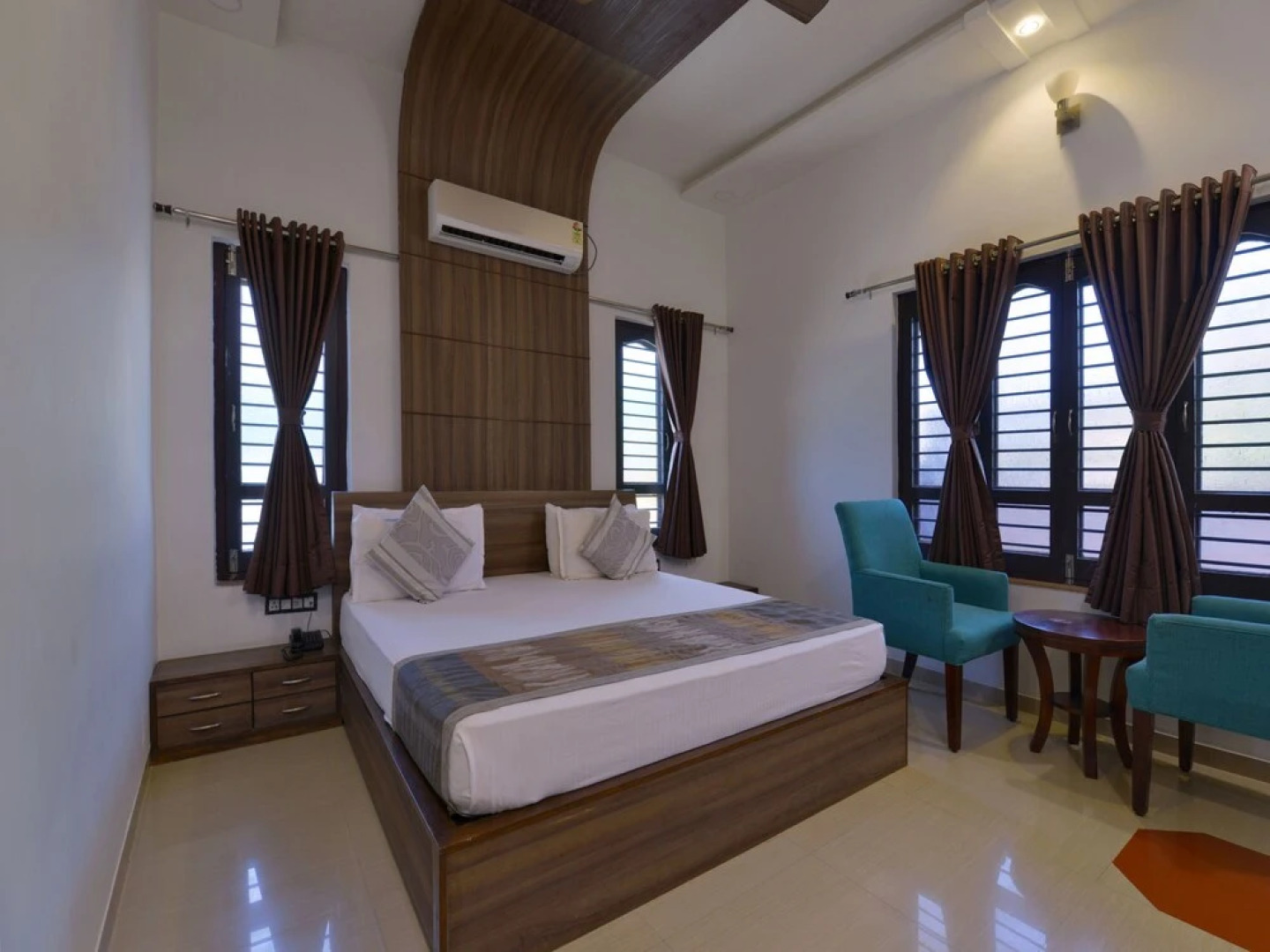 OYO 3422 Hotel Golden Berry