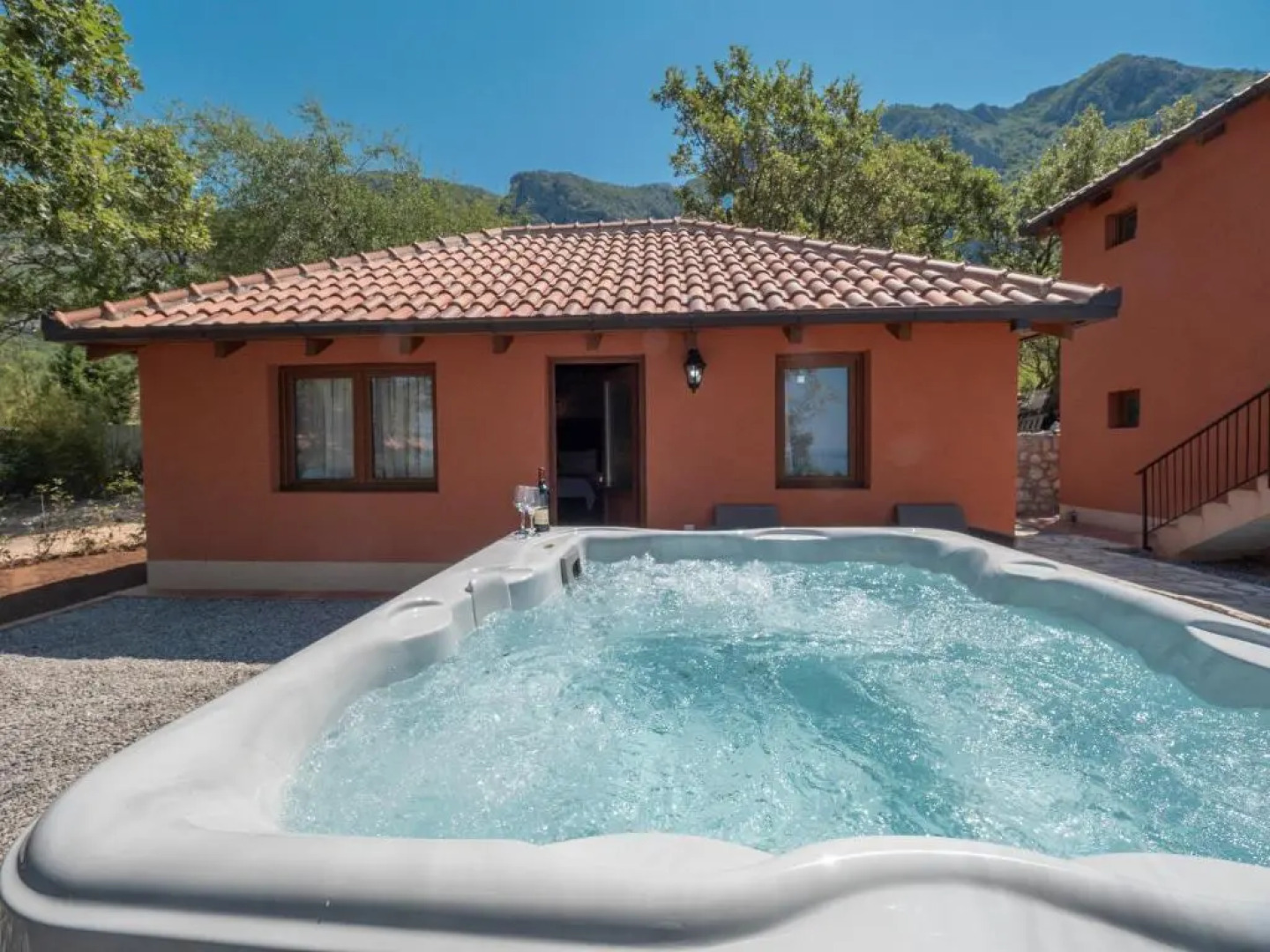 Harmonia Bungalows & Pool