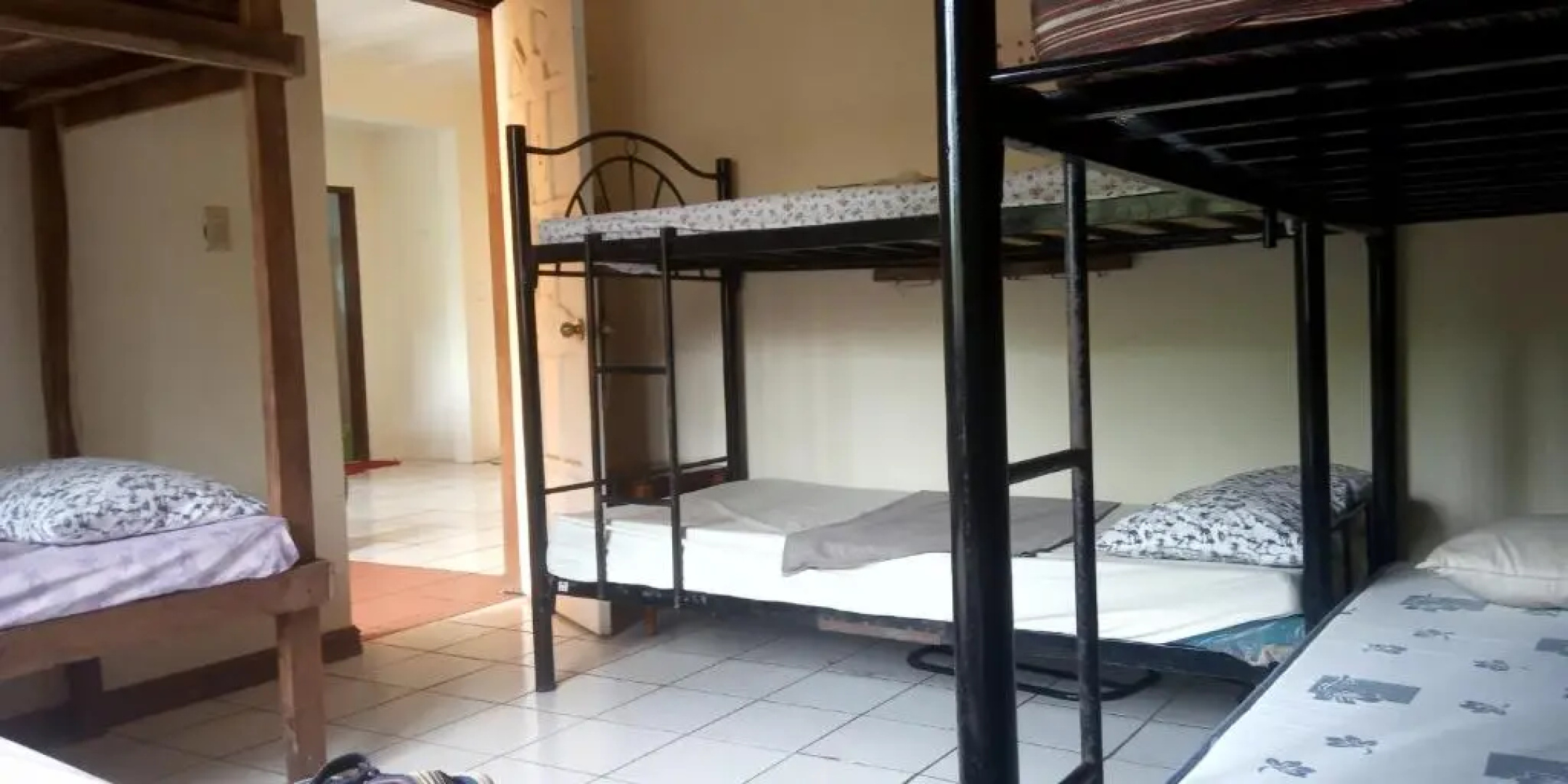 Screaming Gecko Hostel Air-Con