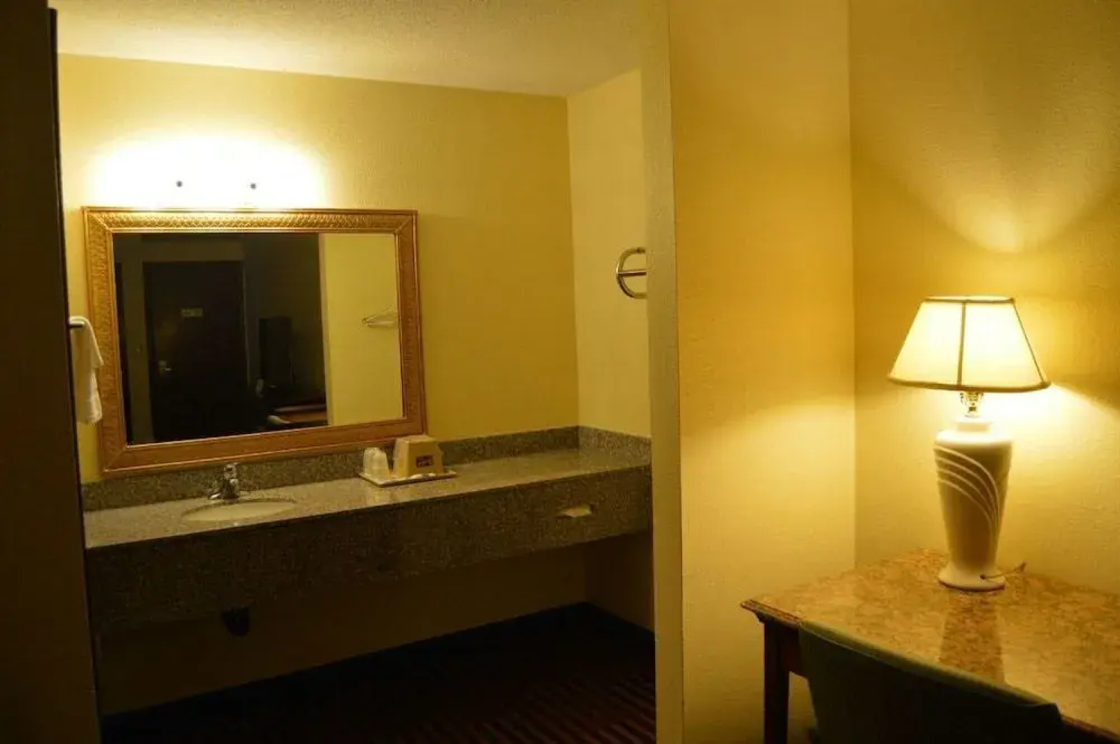 Scottish Inns & Suites Eau Claire