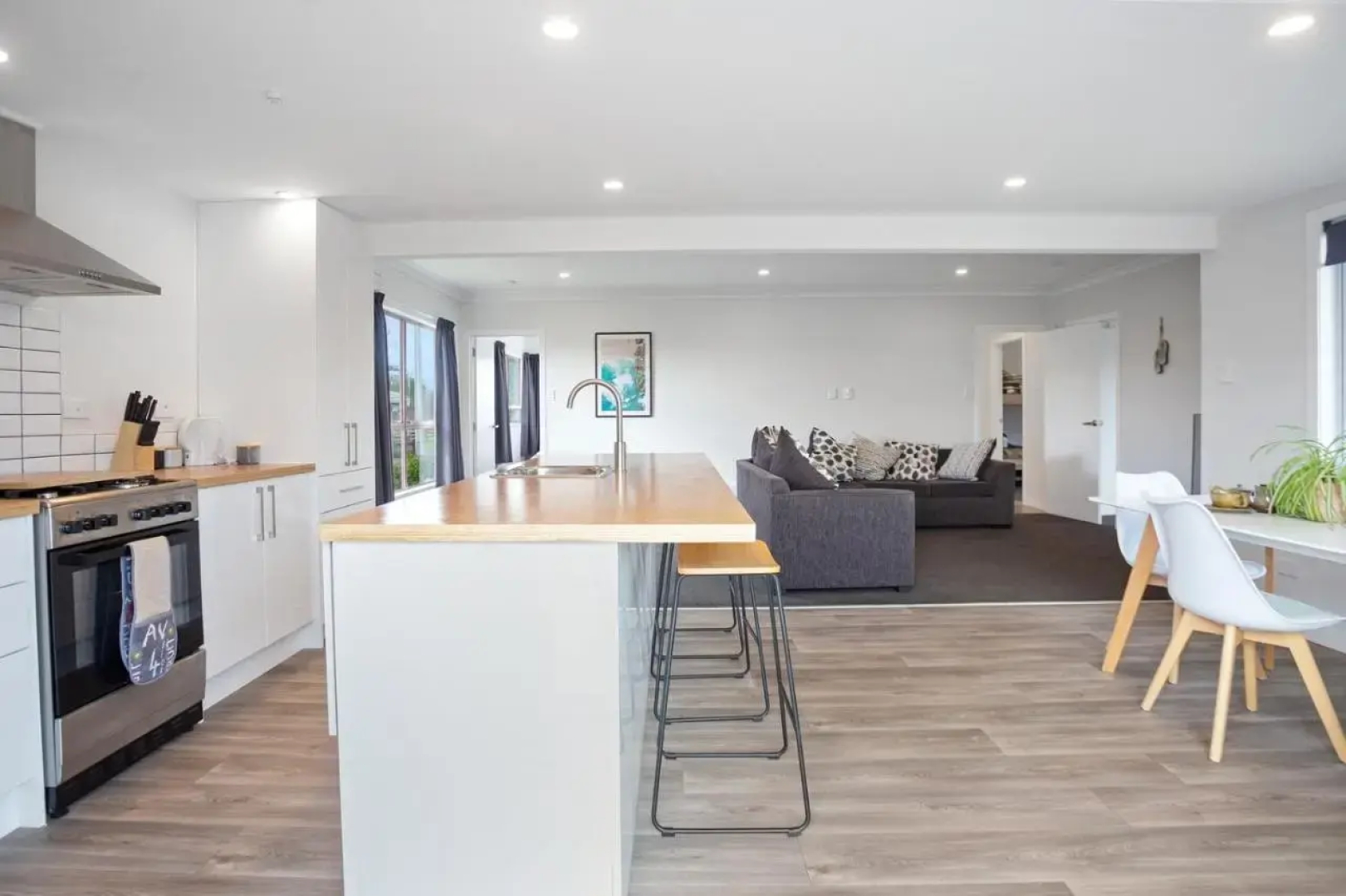 Coastal Breeze - Waihi Holiday Home