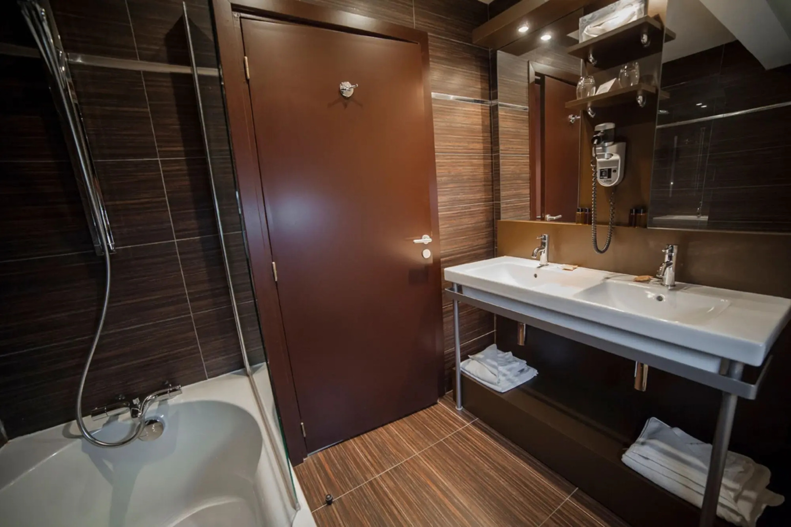 The Originals Boutique, La Maison Rouge