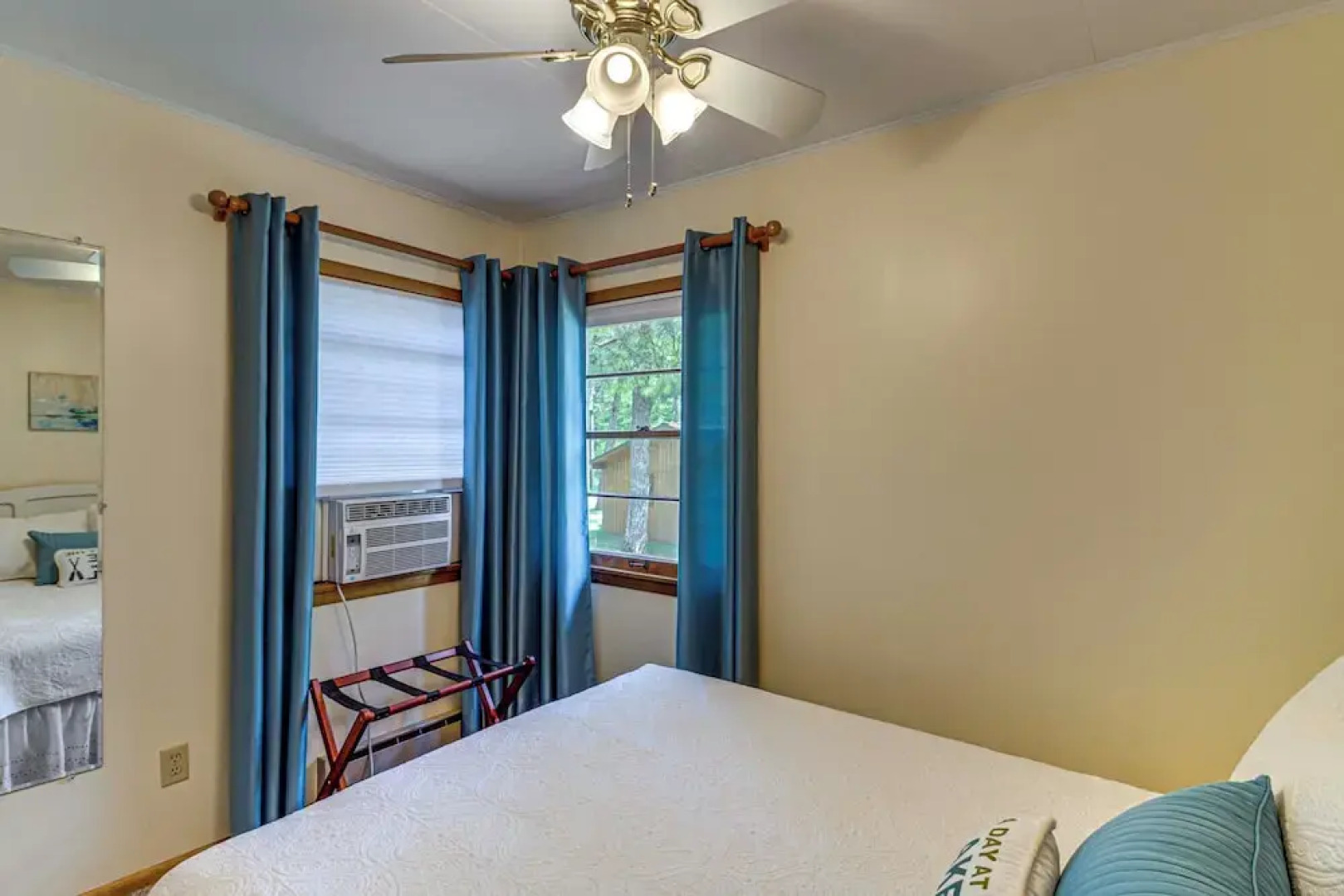 Family Retreat on Cross Lake: Boat, Swim & Relax!