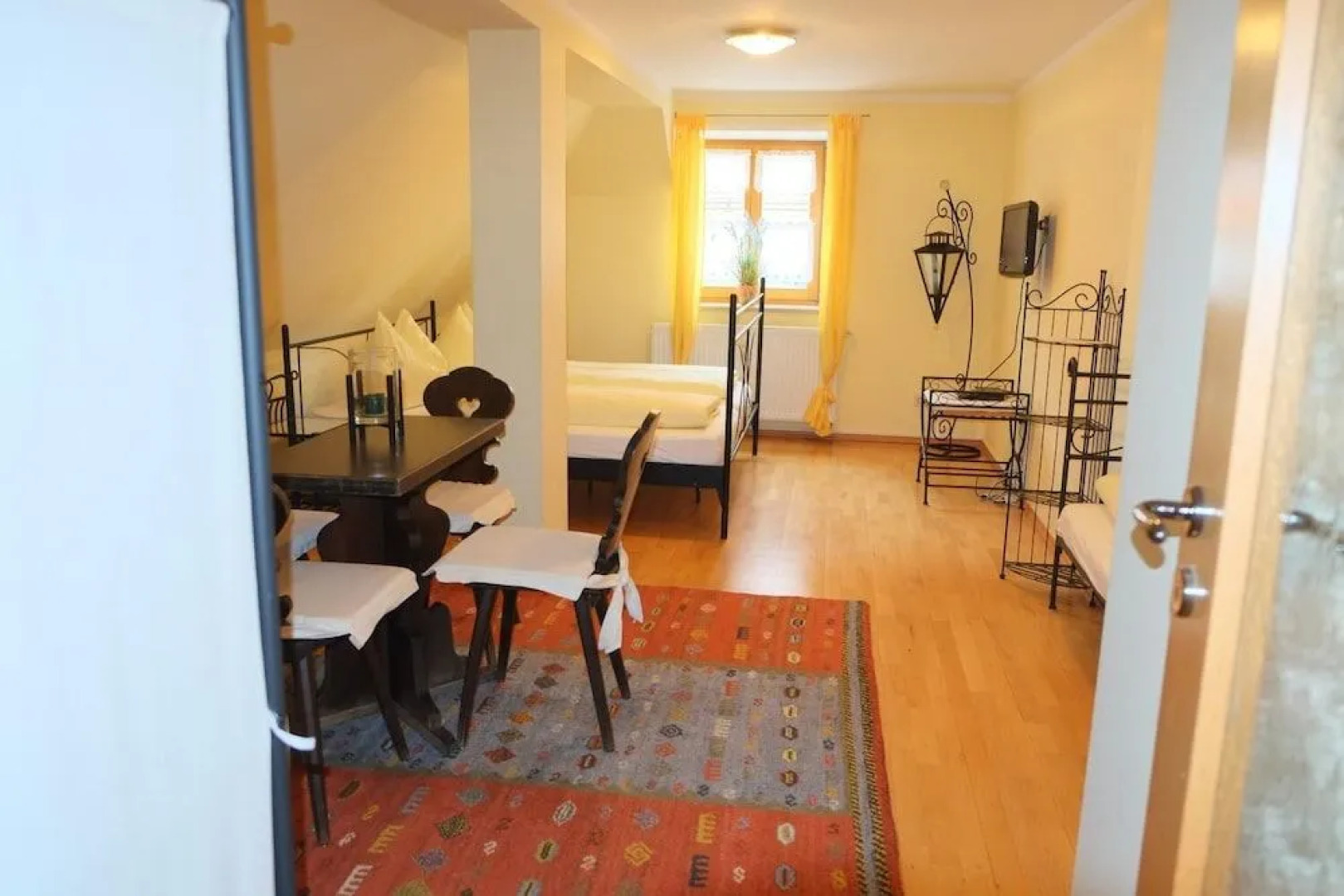 Tiroler Landgasthaus Besenkammerl