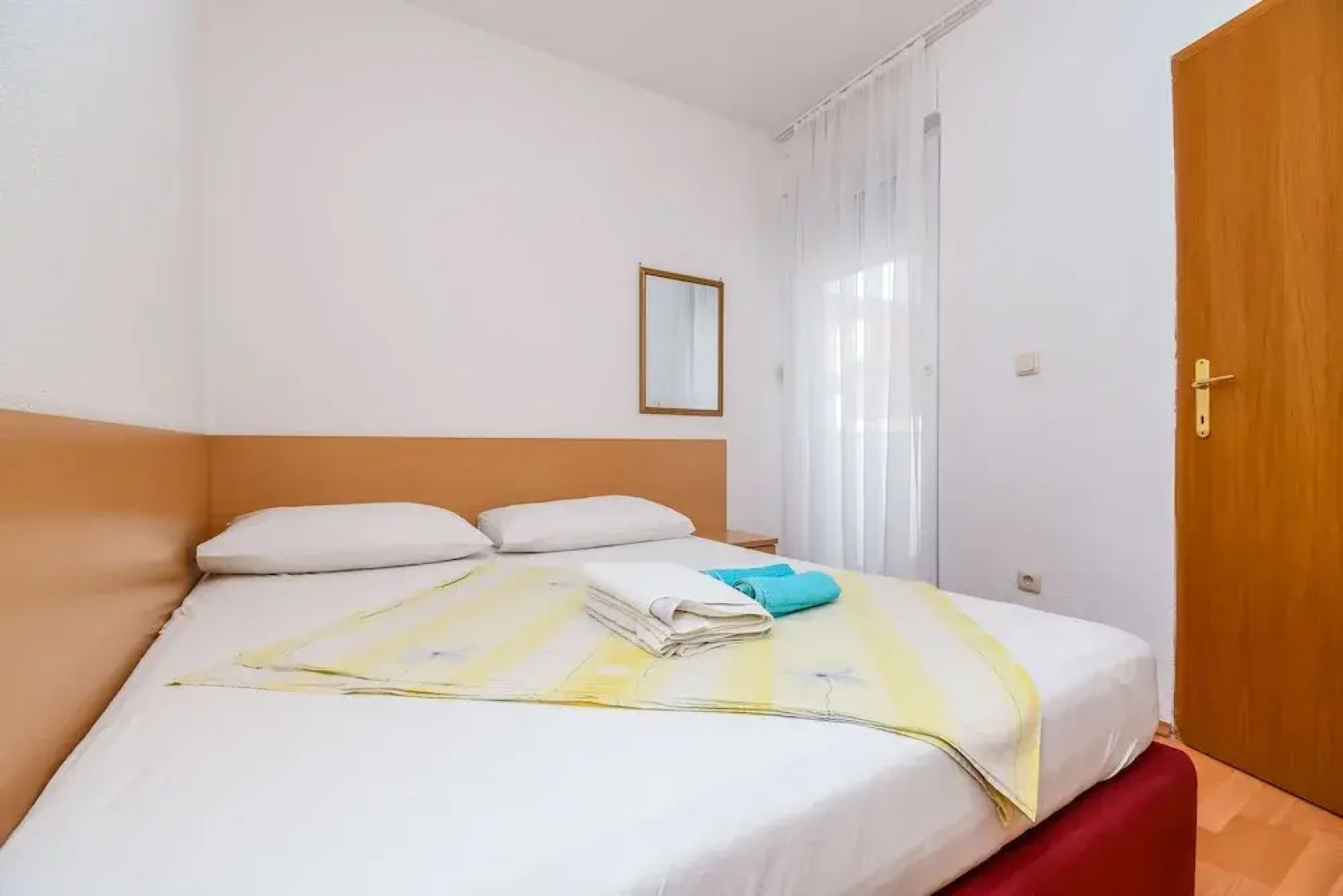 Apartments Jakov