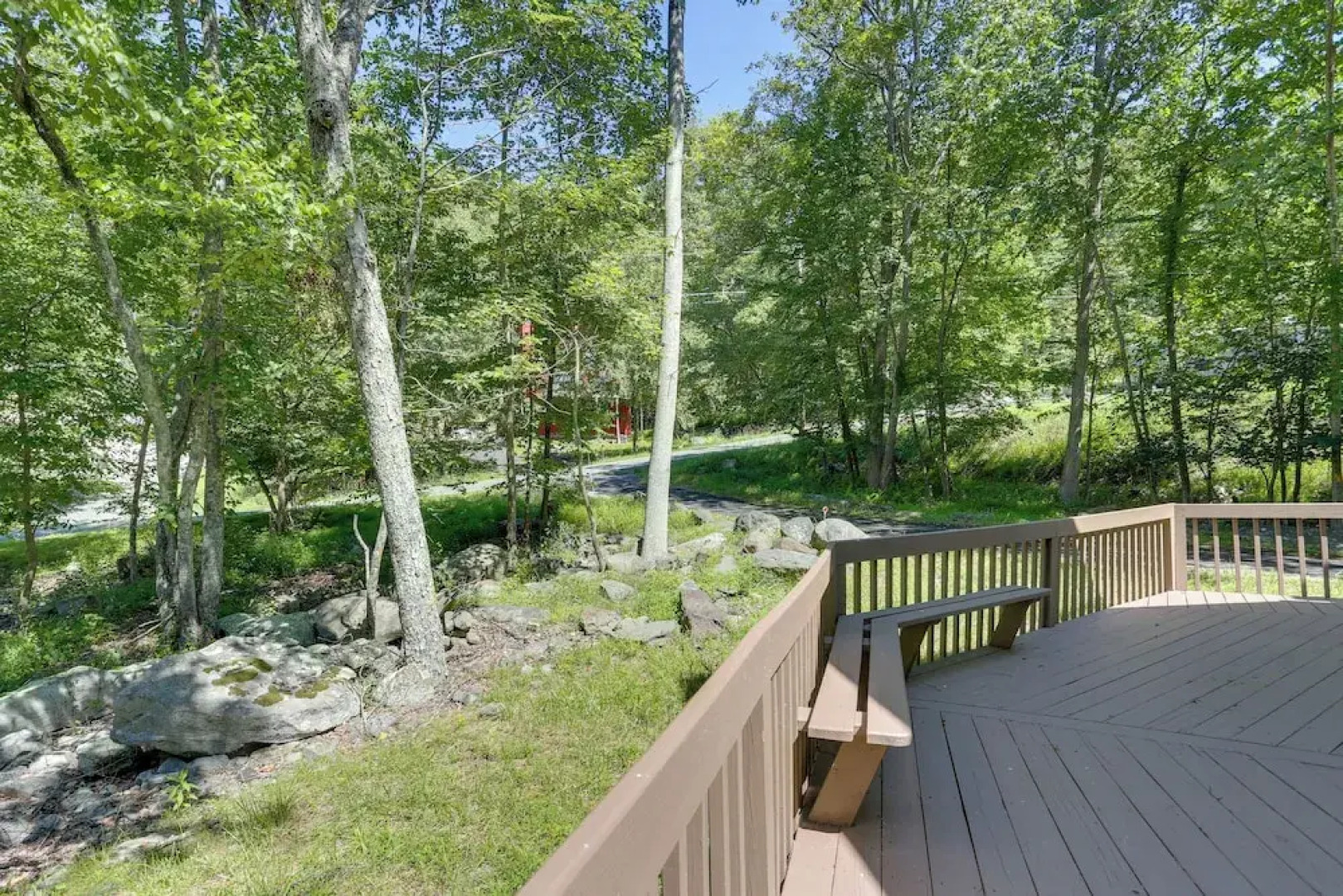 Pools, Hot Tub & More: Bushkill Mountain Getaway!