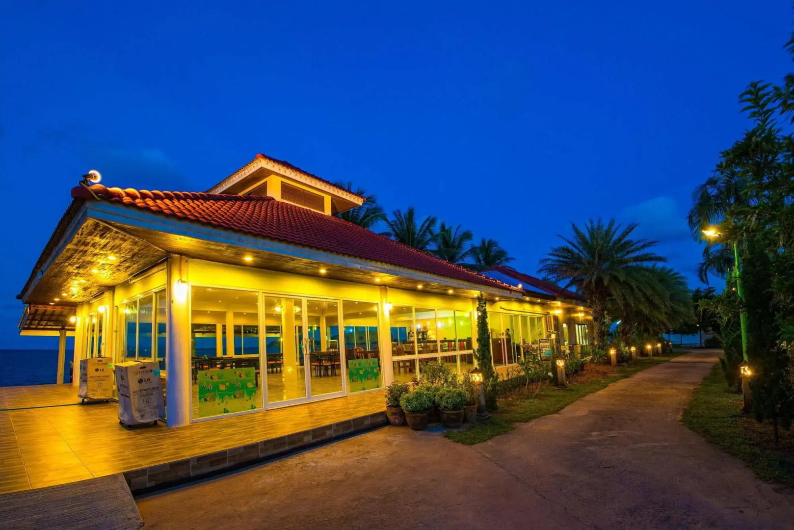 Starlight Beach Resort Chumphon