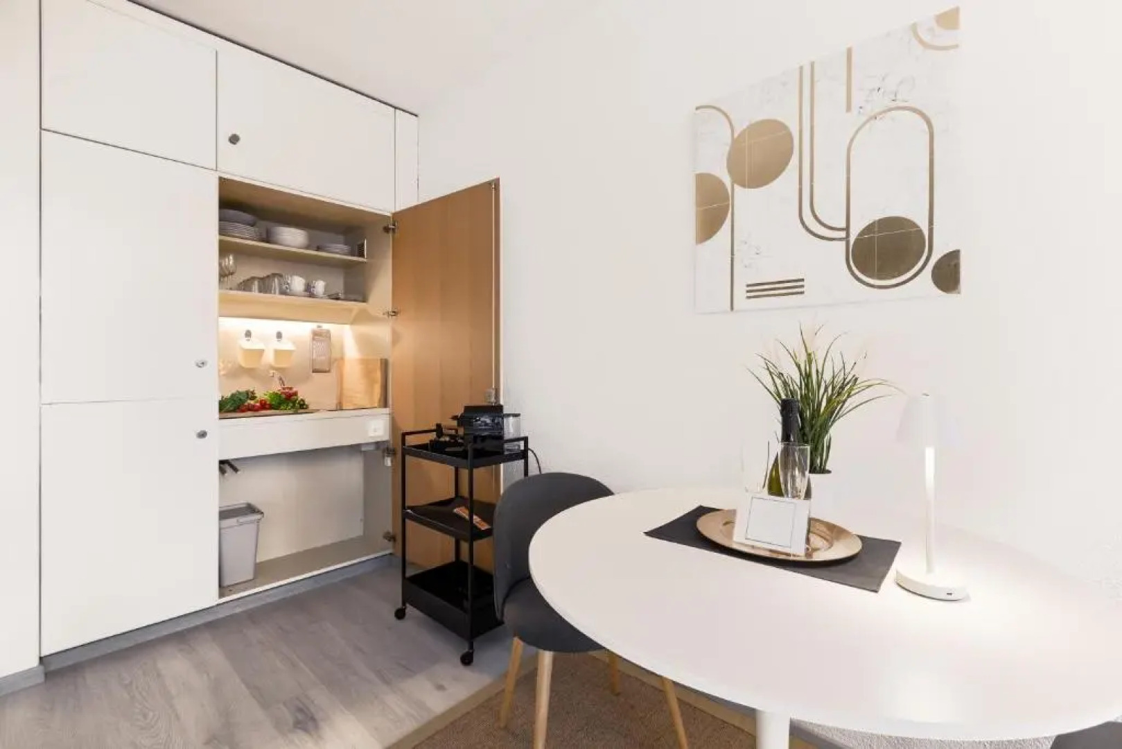 Luganersee, Pool, Strand, Parkplatz, Suite 302