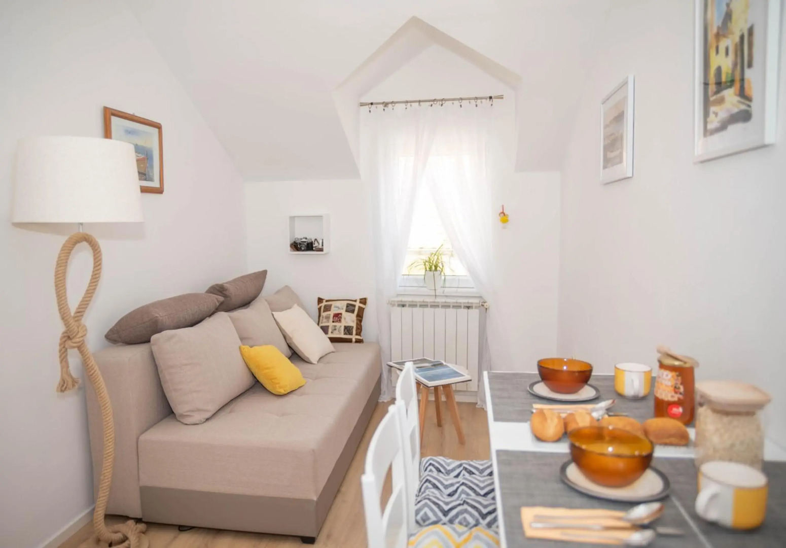 Mediterranean terrace apartment with Bikes & SUP