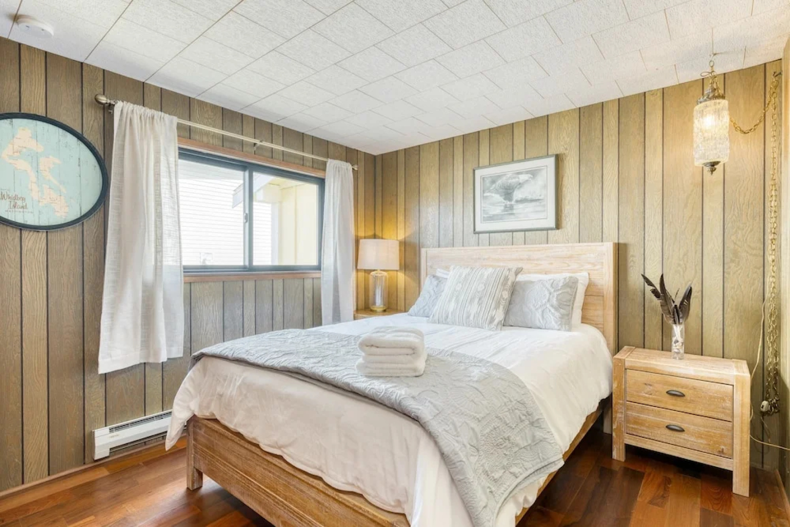 Vintage Beach House by Avantstay Waterfront Home