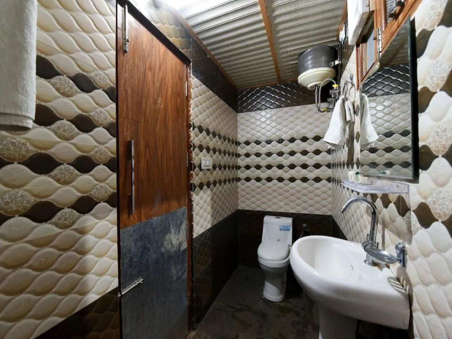 OYO 14591 Kasauli View lodge