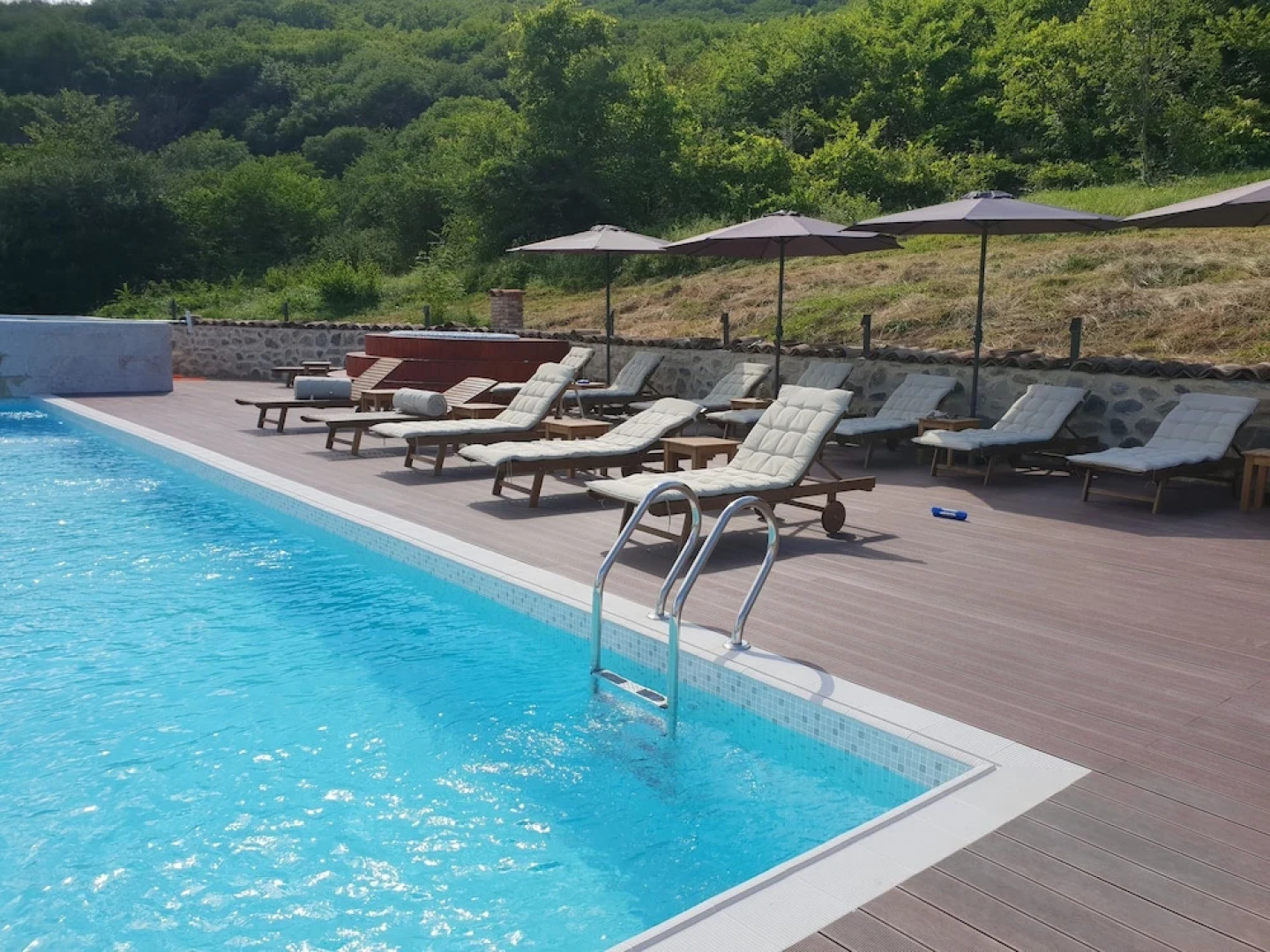 Отел Babaneuris Marani