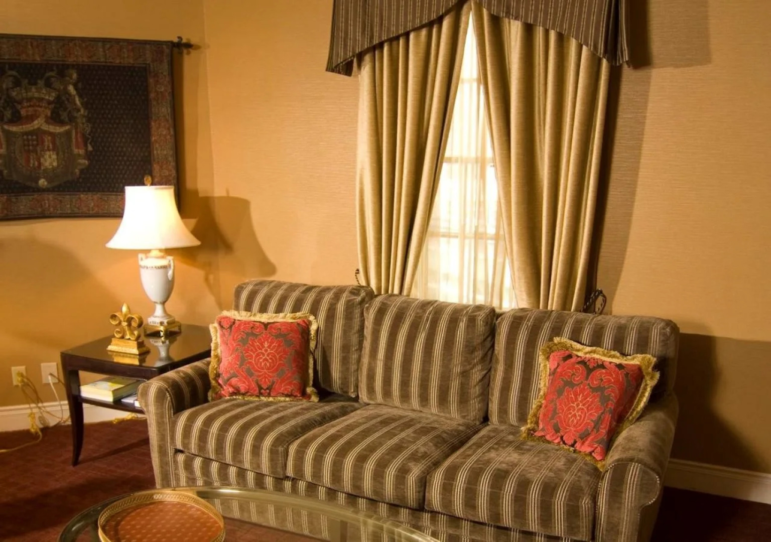 Hotel Roanoke & Conference Ctr, Curio Collection by Hilton