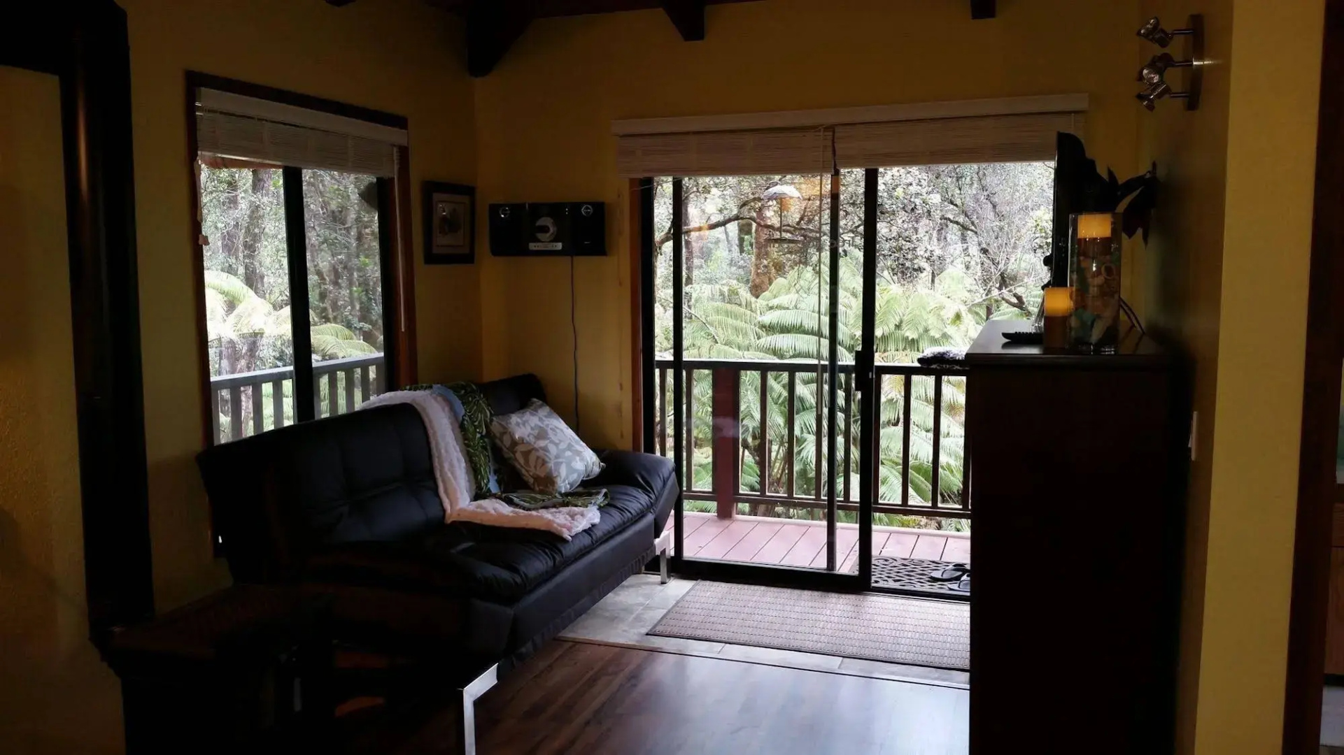 The Guest Cottages @ Volcano Acres Tree House