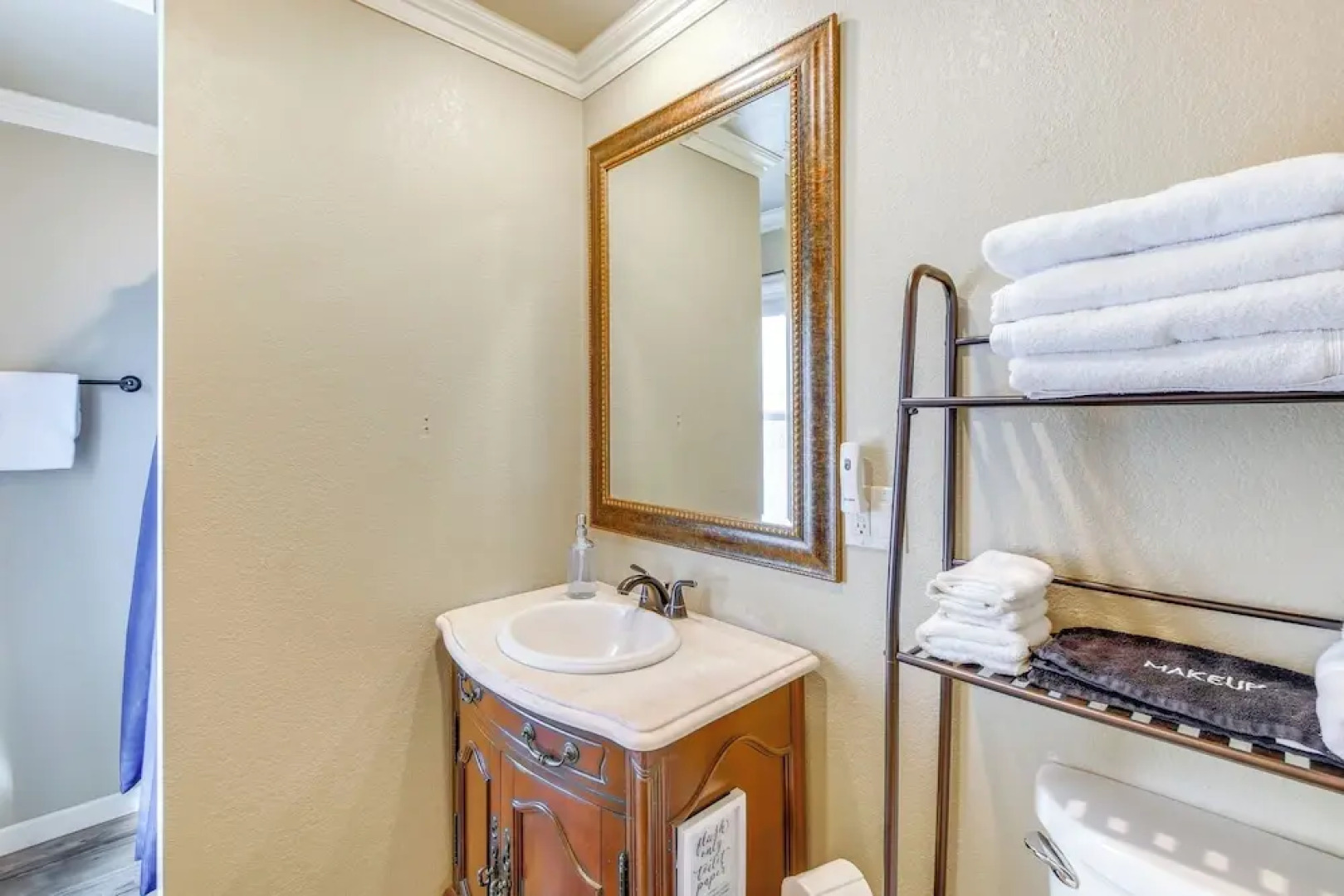 Lake Hamilton Family Gem: Hot Tub & Boat Slip!