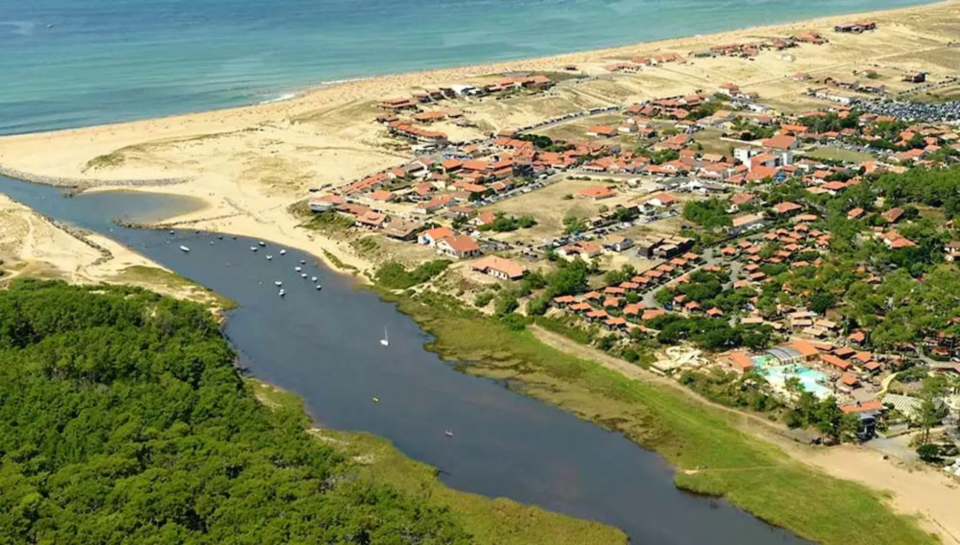 Property With 3 Bedrooms in Saint-julien-en-born, With Pool Access and