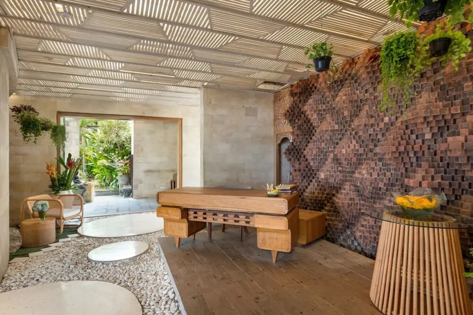 Wonderful Oceanfront 3 Br Villa in Seminyak