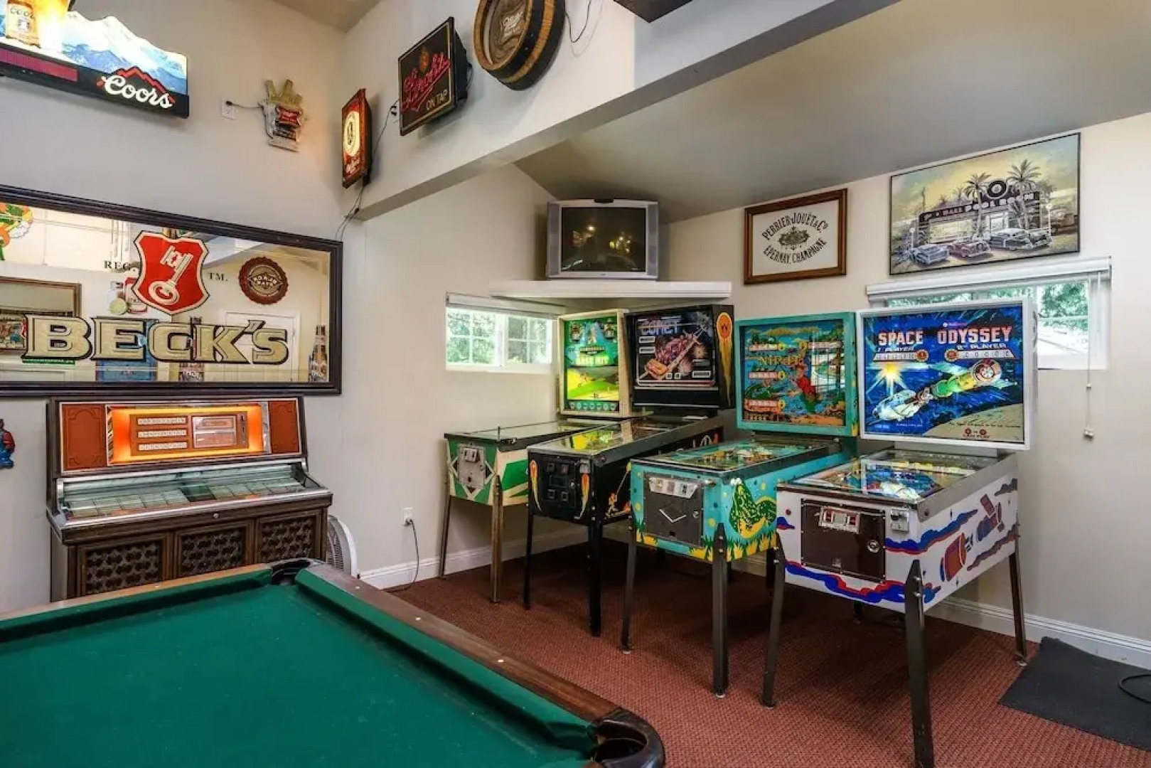 Creme de la Creme 1 - Pet Friendly Near Dunn Court Beach by Yosemite Region Resorts