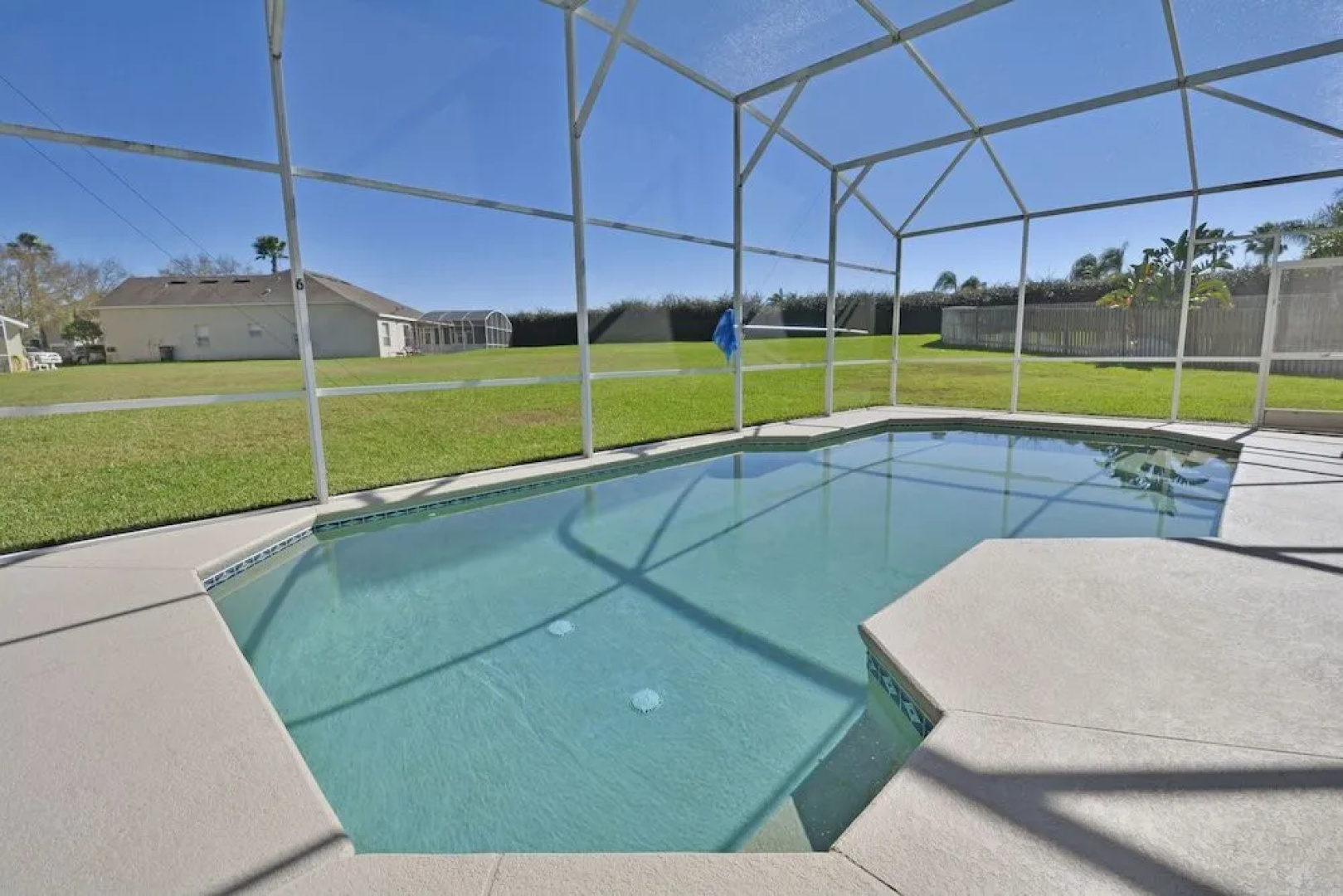 100HC Holly Corner 5 Br villa by RedAwning