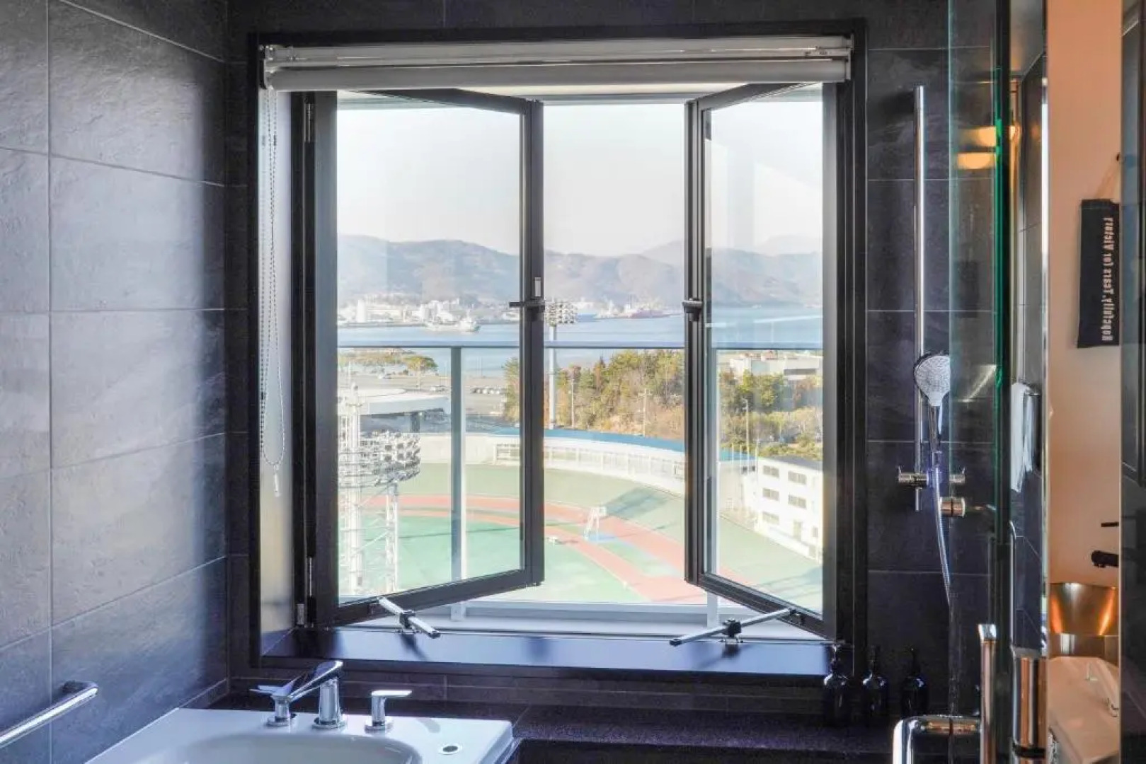 Setouchi KEIRIN HOTEL 10 by Onko Chishin