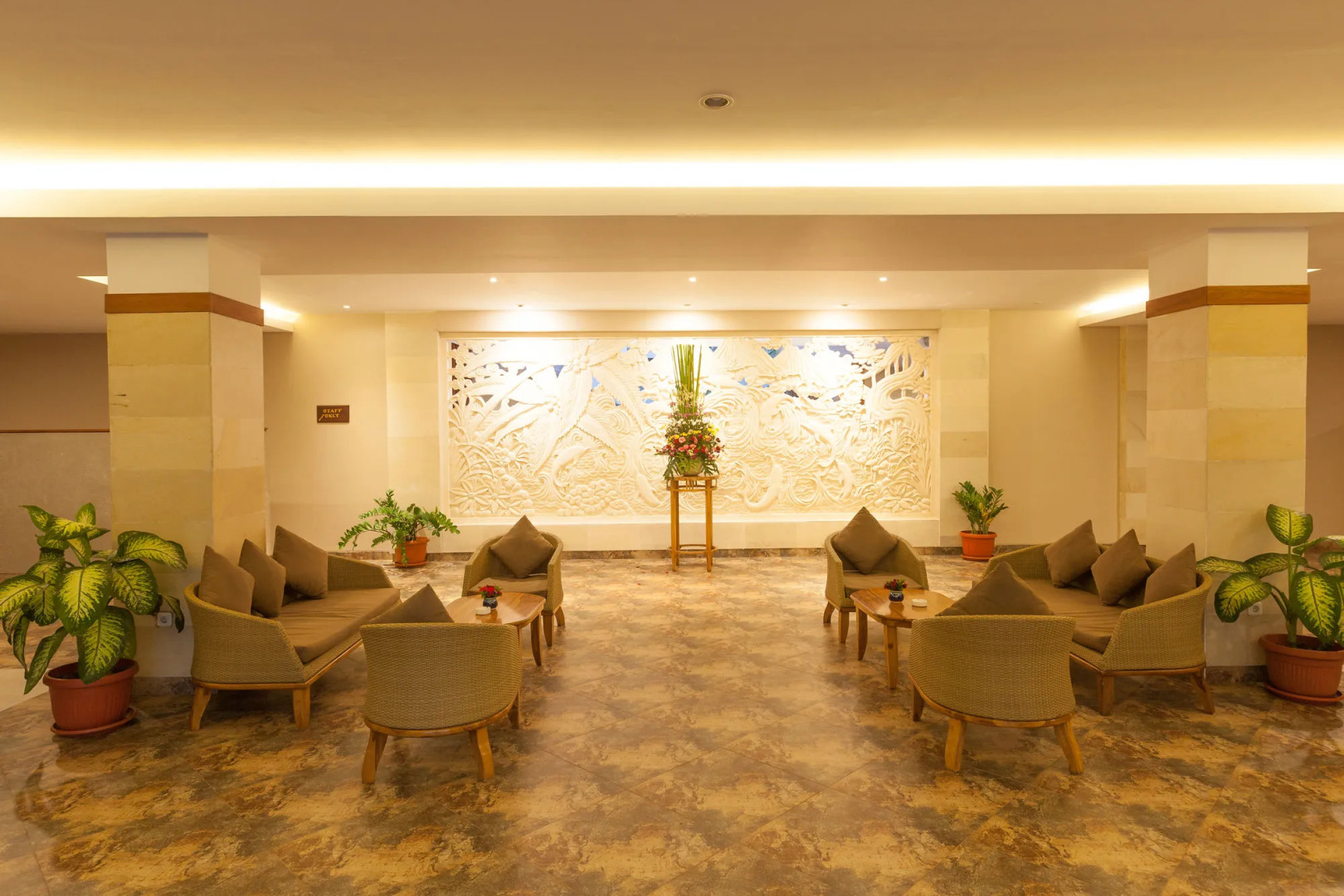 d’Nusa Beach Club and Resort