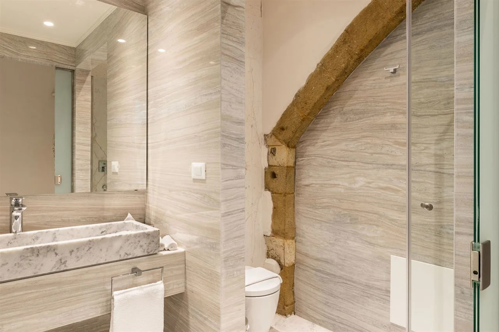 Avra Apartments Kolymbari Harbour