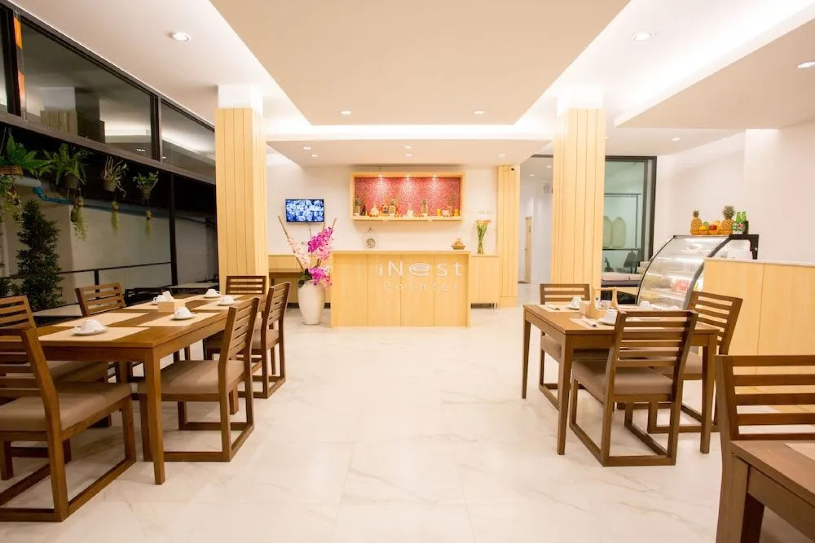 iNest Poshtel - Hostel