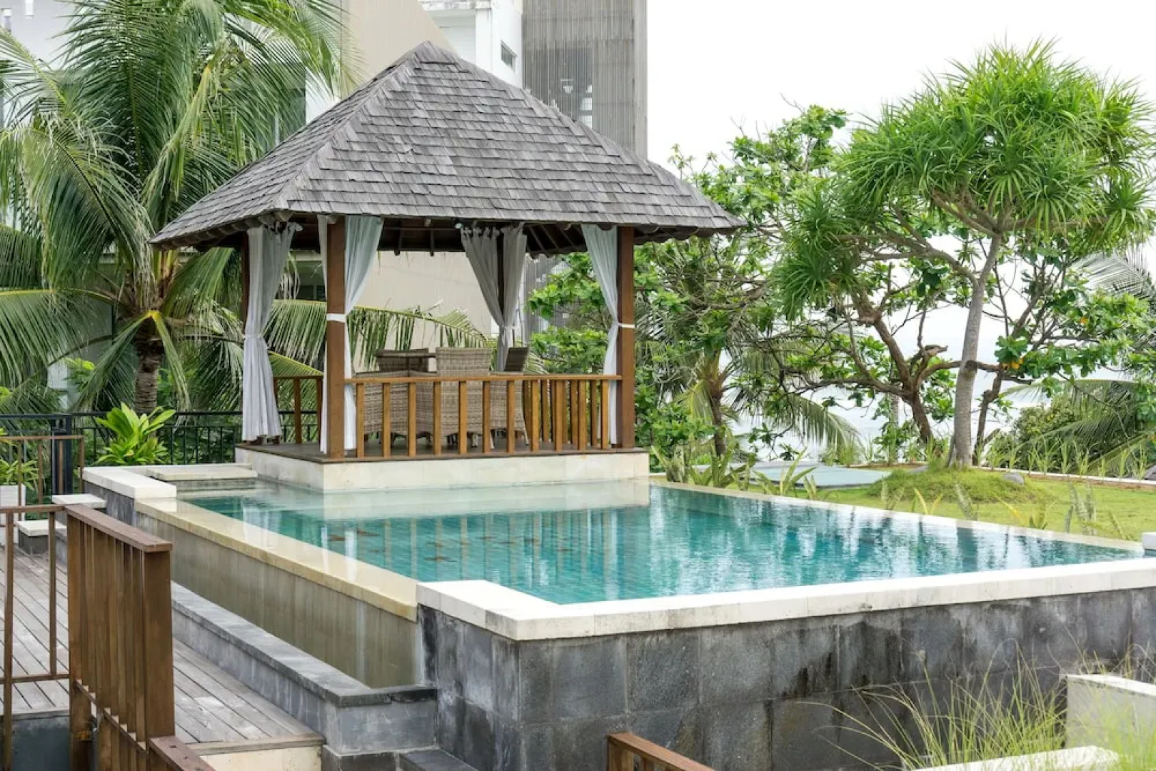 Wonderful Oceanfront 3 Br Villa in Seminyak