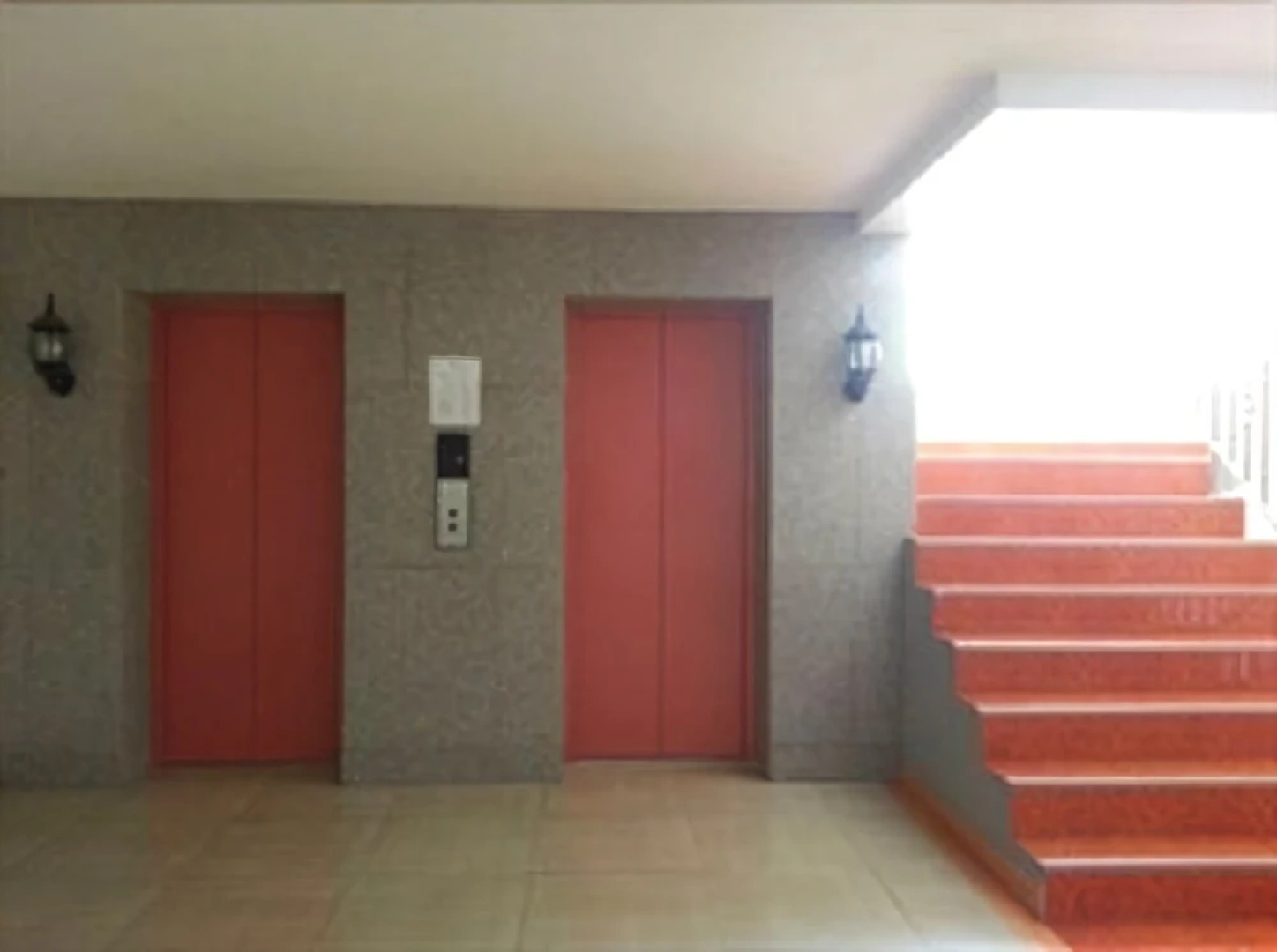 Suchart Leelawadee Home
