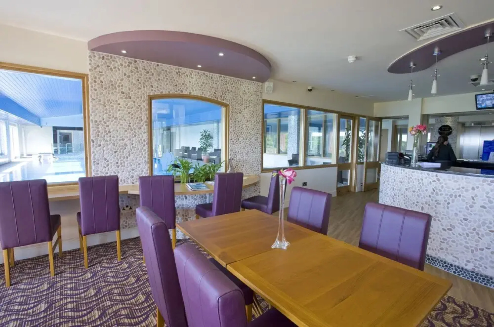 London Beach Country Hotel