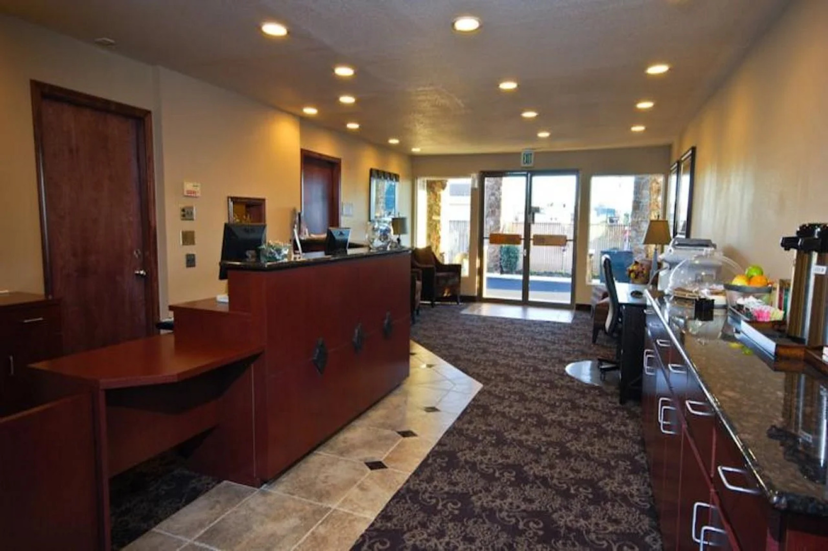 Red Lion Inn & Suites Vancouver